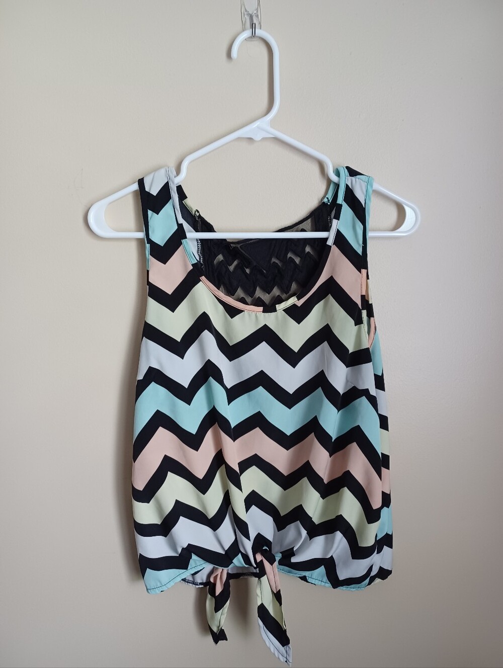 Women's Size Large Polyester Black Multicolor Design Tank Top Shirt Summer‎